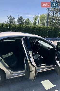 Седан Volkswagen Jetta 2012 в 