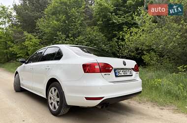 Седан Volkswagen Jetta 2014 в 