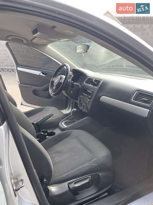 Седан Volkswagen Jetta 2012 в Кропивницком