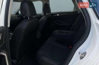 Седан Volkswagen Jetta 2021 в 