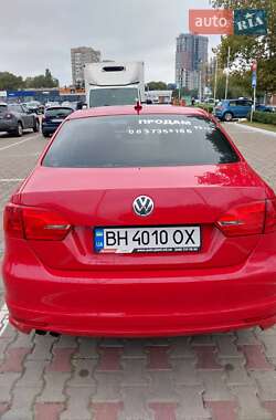 Седан Volkswagen Jetta 2012 в 