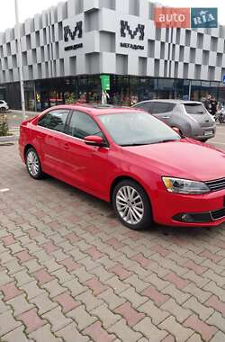 Седан Volkswagen Jetta 2012 в 