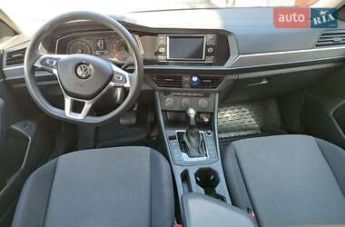 Седан Volkswagen Jetta 2018 в 