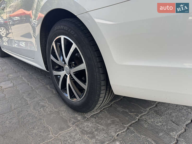 Седан Volkswagen Jetta 2013 в Одессе фото 7 Седан Volkswagen Jetta 2013 в Одессе