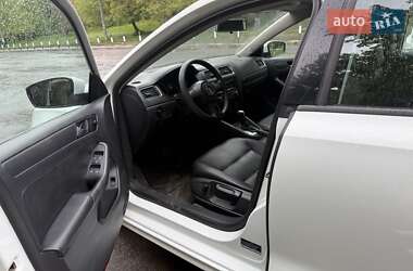 Седан Volkswagen Jetta 2014 в 