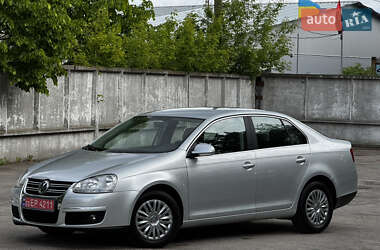 Седан Volkswagen Jetta 2009 в 