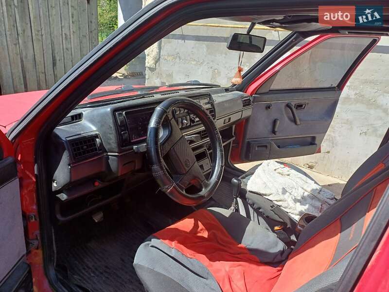 Седан Volkswagen Jetta 1991 в Монастыриске