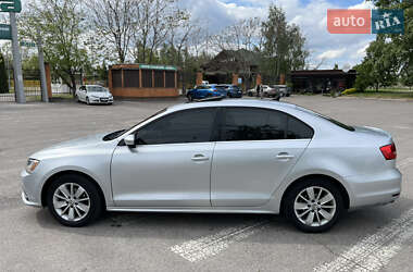 Седан Volkswagen Jetta 2015 в 