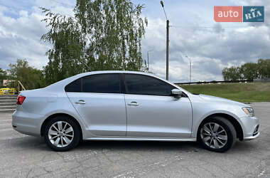 Седан Volkswagen Jetta 2015 в 