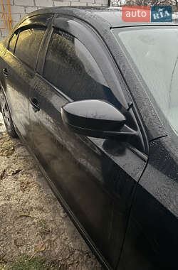 Седан Volkswagen Jetta 2014 в 