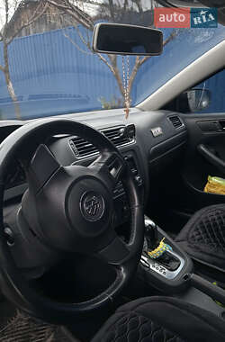Седан Volkswagen Jetta 2014 в 