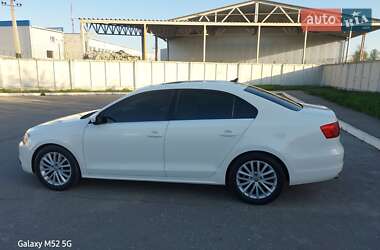 Седан Volkswagen Jetta 2012 в 