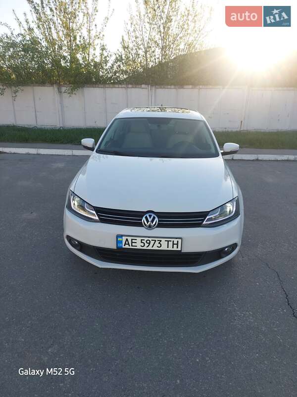 Седан Volkswagen Jetta 2012 в 
