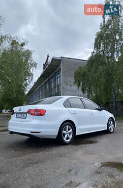Седан Volkswagen Jetta 2015 в 