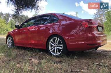 Седан Volkswagen Jetta 2015 в 