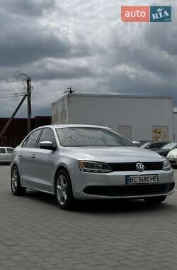 Седан Volkswagen Jetta 2014 в Львові