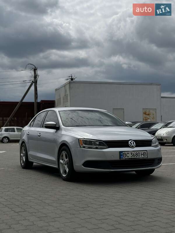 Седан Volkswagen Jetta 2014 в 