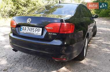 Седан Volkswagen Jetta 2012 в 