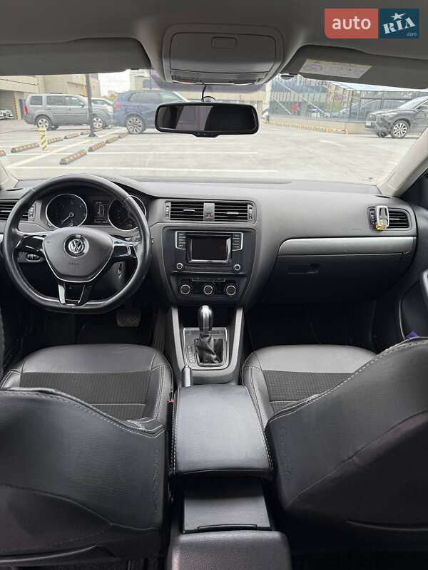 Седан Volkswagen Jetta 2016 в Києві