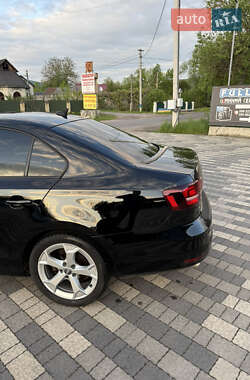 Седан Volkswagen Jetta 2016 в 