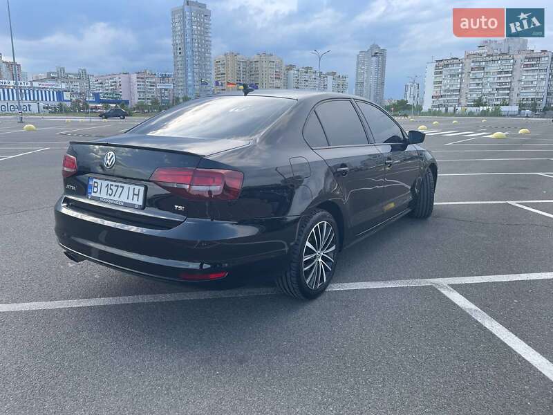Седан Volkswagen Jetta 2016 в Києві