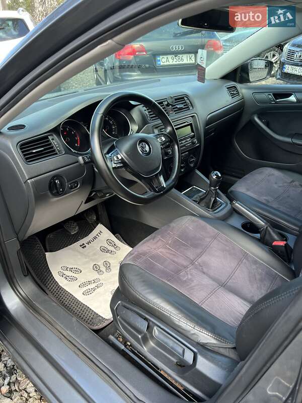 Седан Volkswagen Jetta 2015 в Смеле