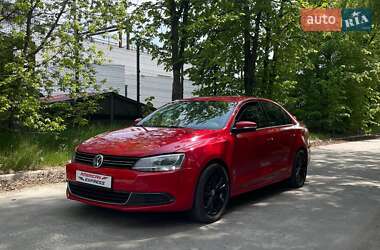 Седан Volkswagen Jetta 2013 в Києві
