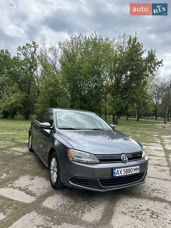 Седан Volkswagen Jetta 2013 в 