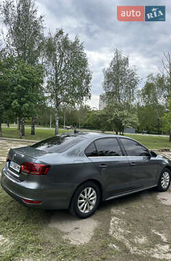 Седан Volkswagen Jetta 2013 в 