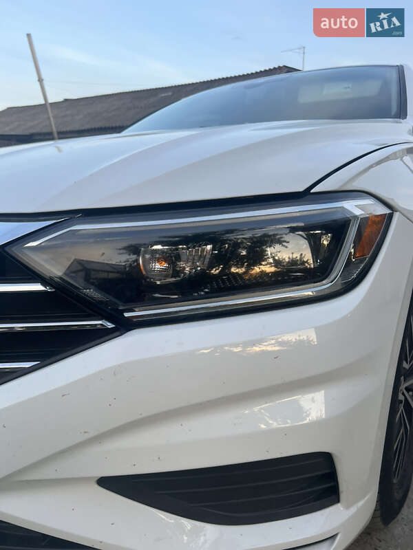 Седан Volkswagen Jetta 2018 в 