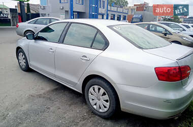 Седан Volkswagen Jetta 2011 в 