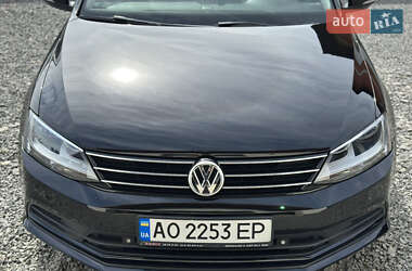Седан Volkswagen Jetta 2015 в 