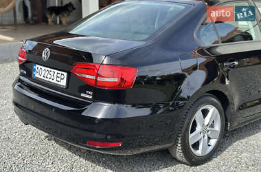 Седан Volkswagen Jetta 2015 в 