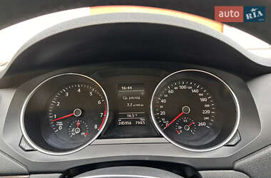 Седан Volkswagen Jetta 2015 в 