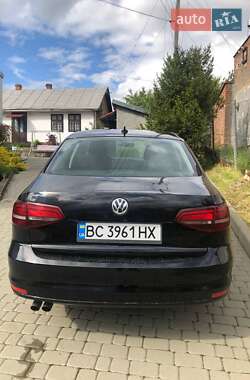 Седан Volkswagen Jetta 2016 в 