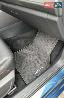Седан Volkswagen Jetta 2019 в 