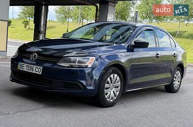 Седан Volkswagen Jetta 2013 в 