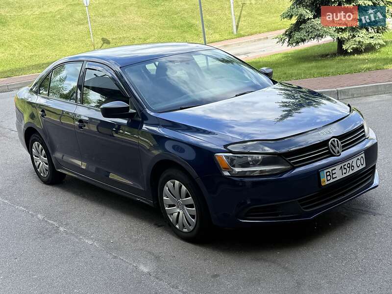 Седан Volkswagen Jetta 2013 в 