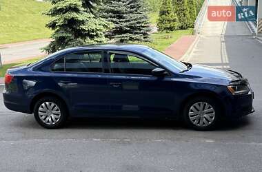 Седан Volkswagen Jetta 2013 в 