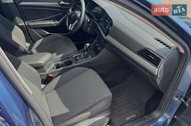 Седан Volkswagen Jetta 2018 в 