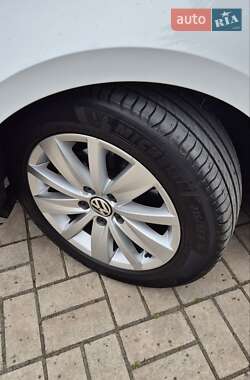 Седан Volkswagen Jetta 2016 в 