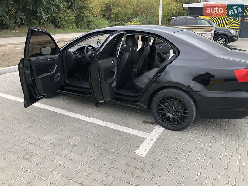 Седан Volkswagen Jetta 2011 в Ворзелі