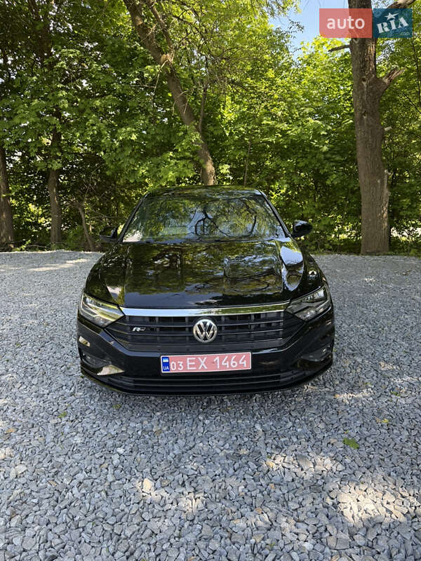 Седан Volkswagen Jetta 2018 в Львові