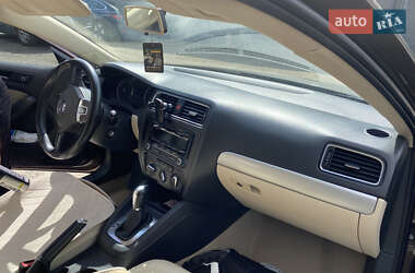 Седан Volkswagen Jetta 2013 в 