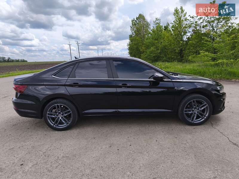 Седан Volkswagen Jetta 2018 в Долинській