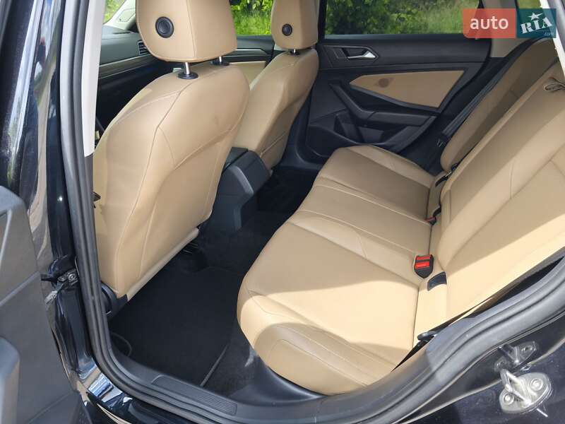 Седан Volkswagen Jetta 2018 в Долинській