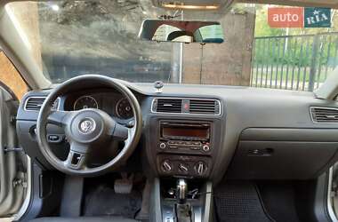 Седан Volkswagen Jetta 2012 в 