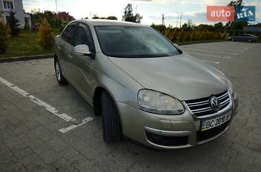 Седан Volkswagen Jetta 2008 в Мостиске