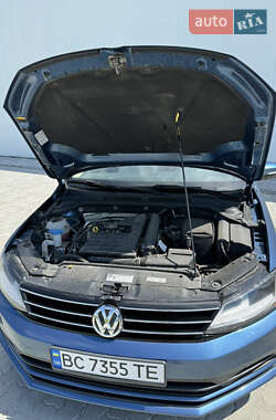 Седан Volkswagen Jetta 2016 в 