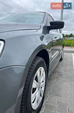 Седан Volkswagen Jetta 2012 в 